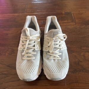 On cloudswift glacier grey white